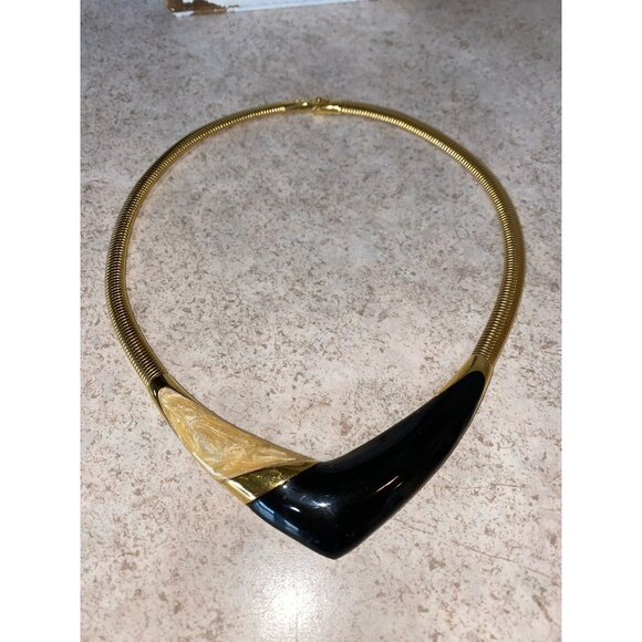 Monet 80’s Vinatge Gold-Tone Snake Chain Necklace With Black & Cream Enamel Chev - Picture 4 of 8